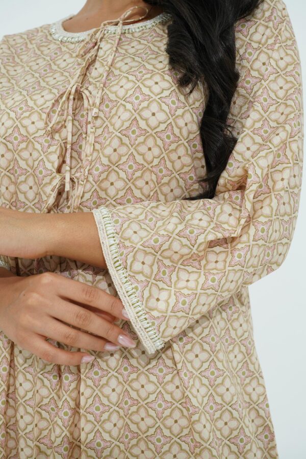 DSC09239 Cotton Jalabiya with simple Beadwork