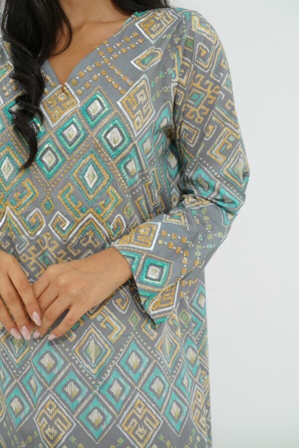 DSC09335 Cotton Jalabiya with Exquisite Beadwork